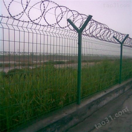 陕西商洛双边丝场地护栏网高速公路护栏网厂家