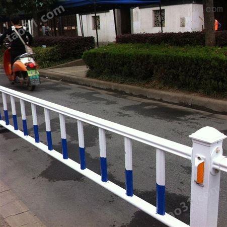  市政交通锌钢护栏 静电喷涂耐候围栏 公路道路隔离护栏