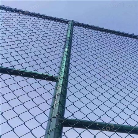 运动场篮球场防撞护栏网山西太原绿色篮球场围栏生产厂家