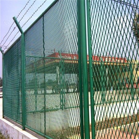 运动场篮球场防撞护栏网山西太原绿色篮球场围栏生产厂家