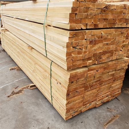 俄罗斯落叶松板材建筑木方垫设备道木物流打包装木条