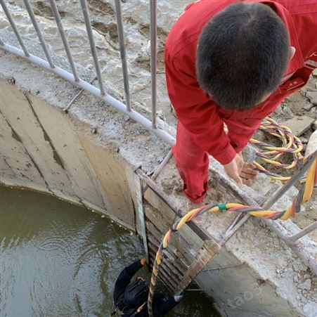 眉山水下切割钢管桩钢围堰 管道水下维修 本地施工队 环保工程